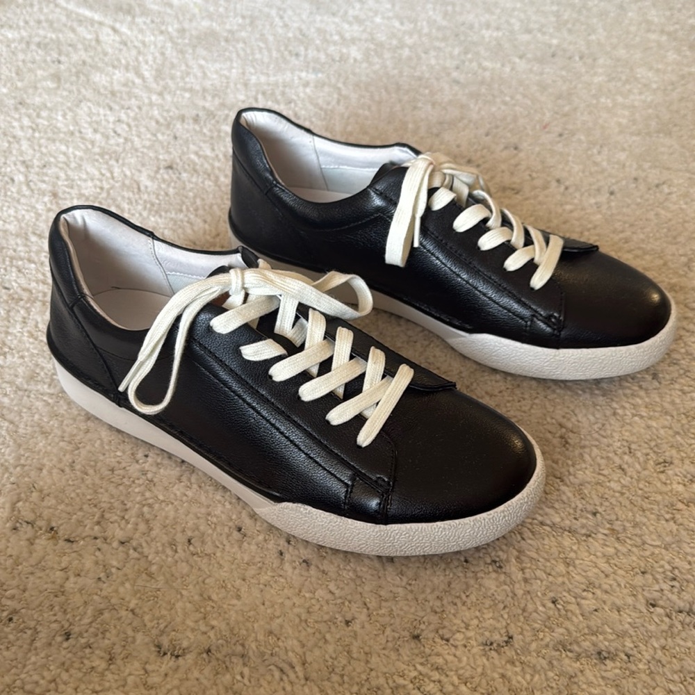 ⭐️SOLD⭐️ Josef Seibel Women’s Black Leather Sneakers New/Never Worn Size: EU 37